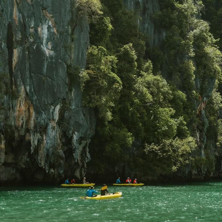 Gallery image for John Gray's Sea Canoe * Hong by Starlight