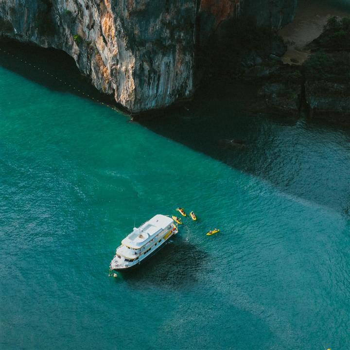 Gallery image for John Gray's Sea Canoe * Hong by Starlight