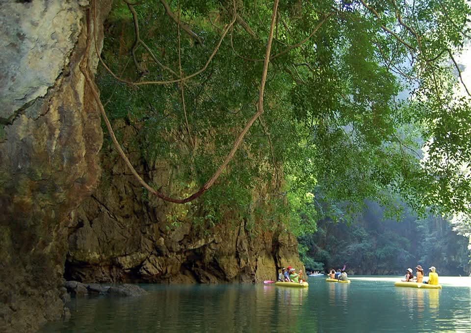 Gallery image for John Gray's Sea Canoe * Hong by Starlight